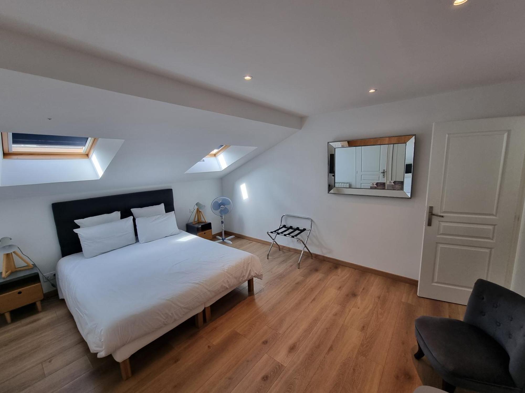 Le Castel Guesthouse Bayeux Zewnętrze zdjęcie