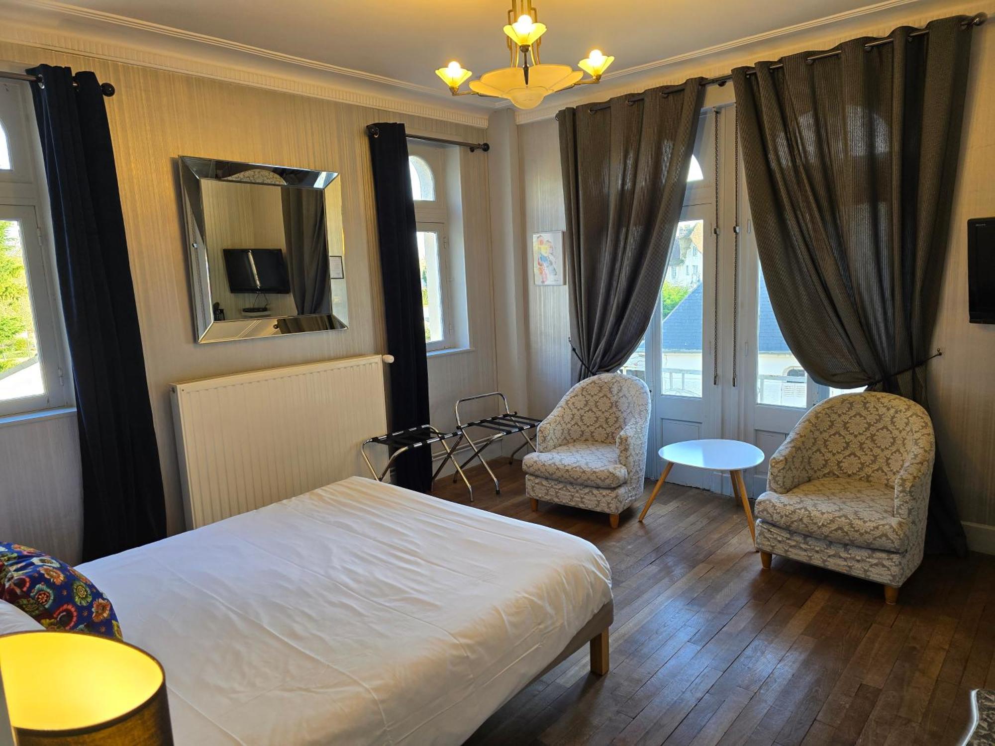 Le Castel Guesthouse Bayeux Zewnętrze zdjęcie