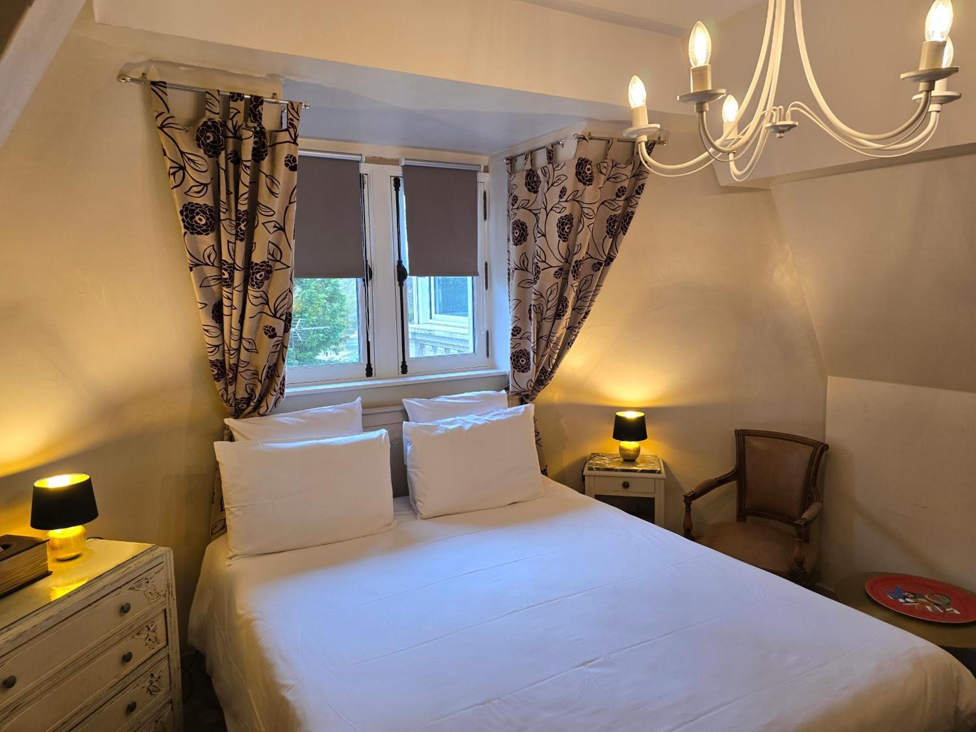 Le Castel Guesthouse Bayeux Zewnętrze zdjęcie