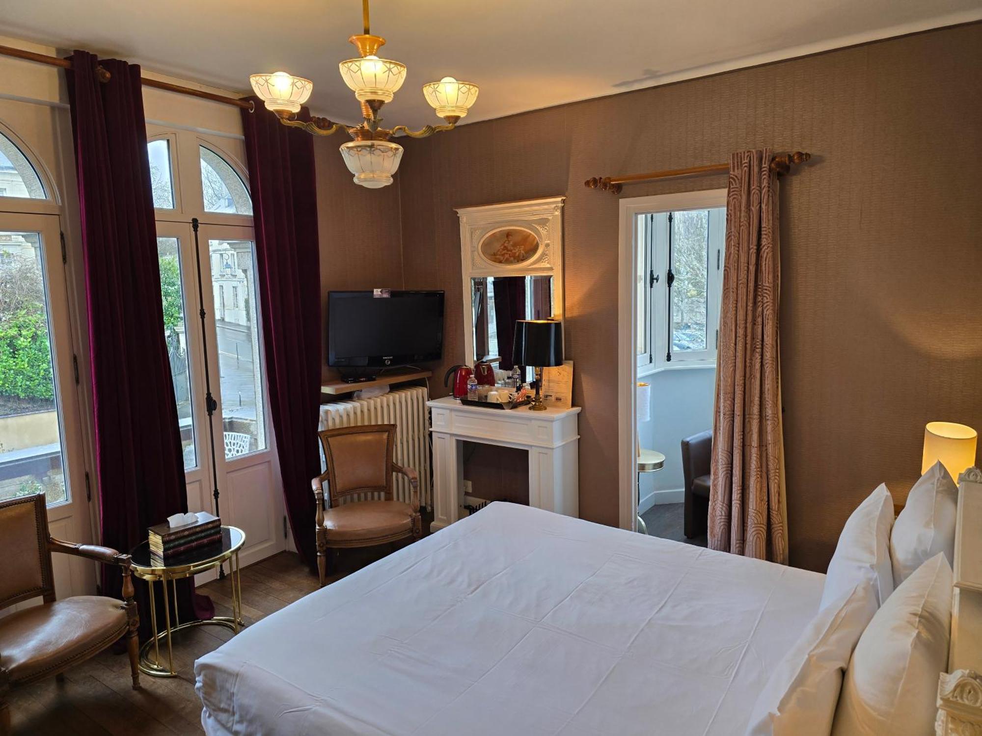 Le Castel Guesthouse Bayeux Zewnętrze zdjęcie