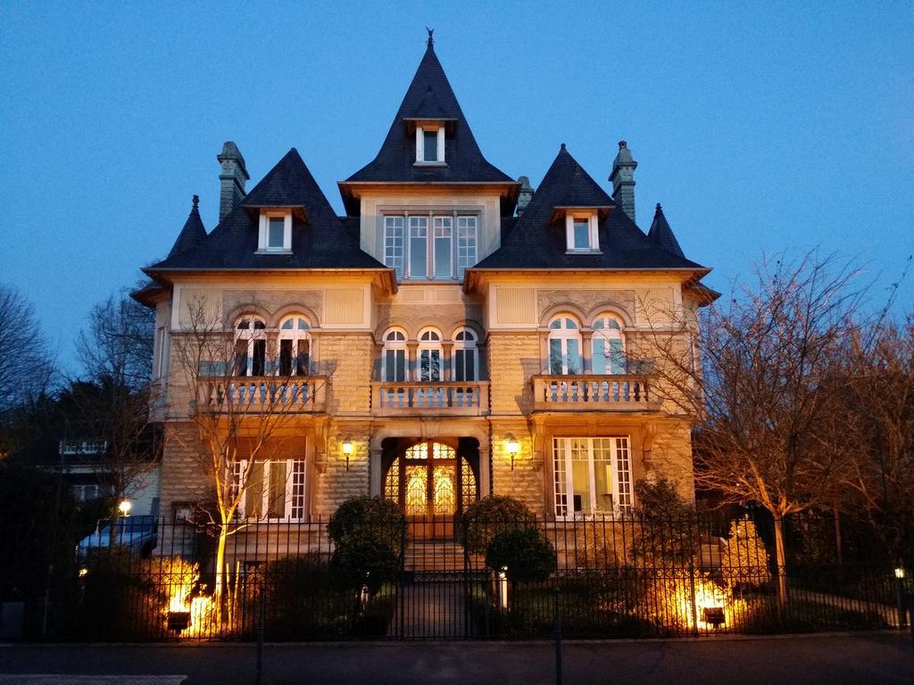 Le Castel Guesthouse Bayeux Zewnętrze zdjęcie