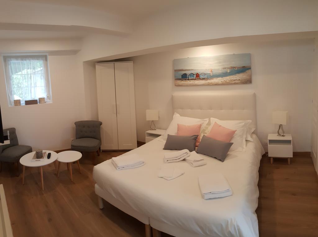 Le Castel Guesthouse Bayeux Zewnętrze zdjęcie