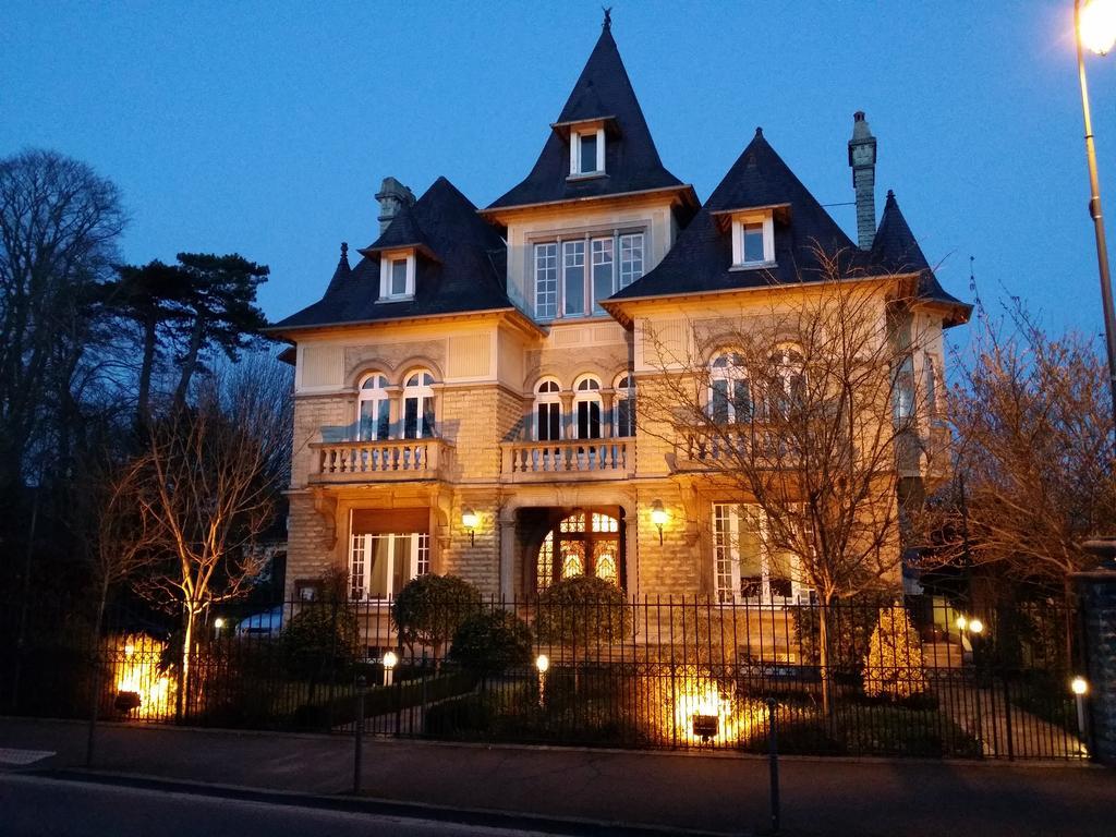 Le Castel Guesthouse Bayeux Zewnętrze zdjęcie
